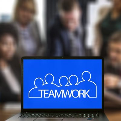 team-3420926_1280 team